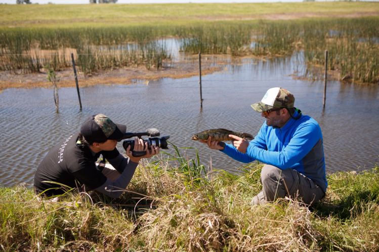 Detrás de las cámaras, filmando un increible video con Ferreyra Fishing. foto Juan Bueno