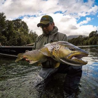 marron del Rio yelcho a streamer 