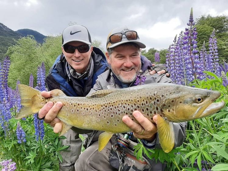 Dry Fly...1 meter distance from the angler to the Brown Trout 