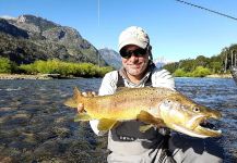  Salmo trutta – Excelente Situación de Pesca con Mosca – Por Matapiojo  Lodge