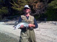 mi amigo y su Salmon del Traful casi 12 minutos de dura lucha 