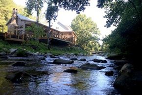 Roaring River Vineyards and lodging