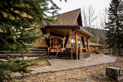 Silver Tip Lodge